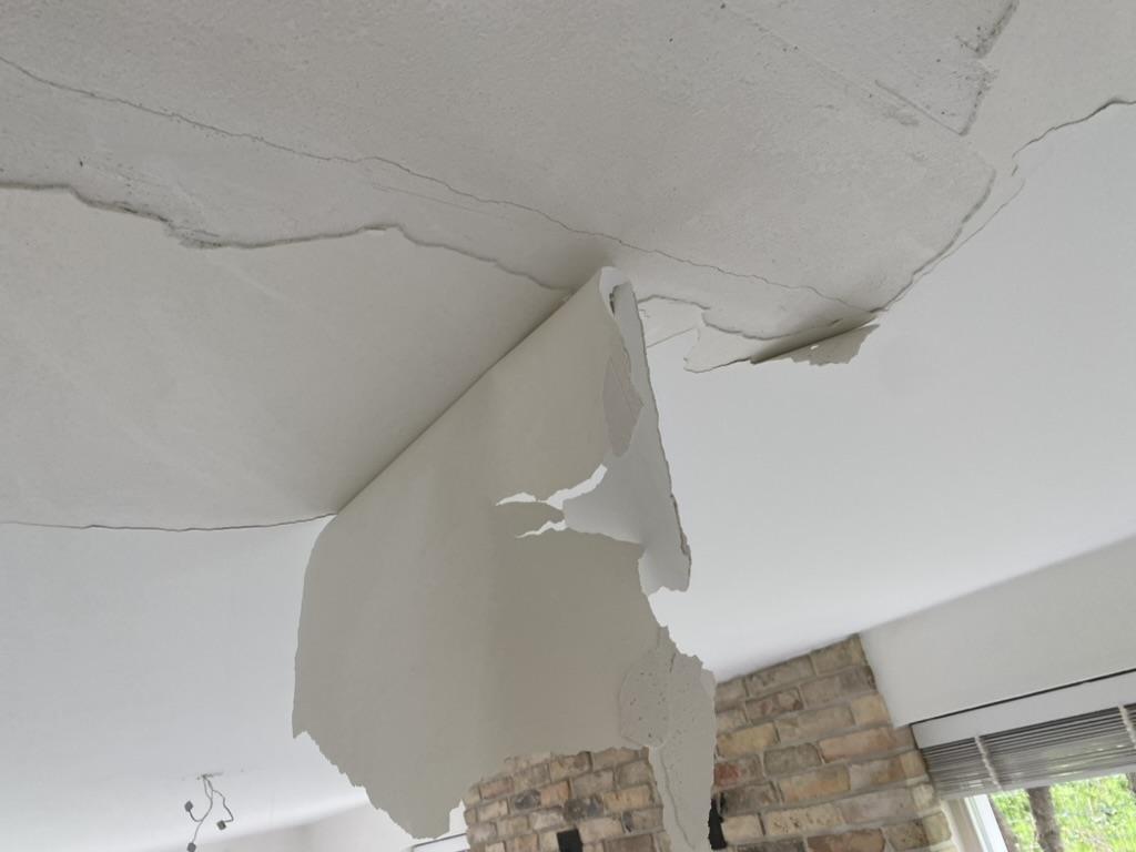 Plafondreparatie met dunpleister, renovatie
