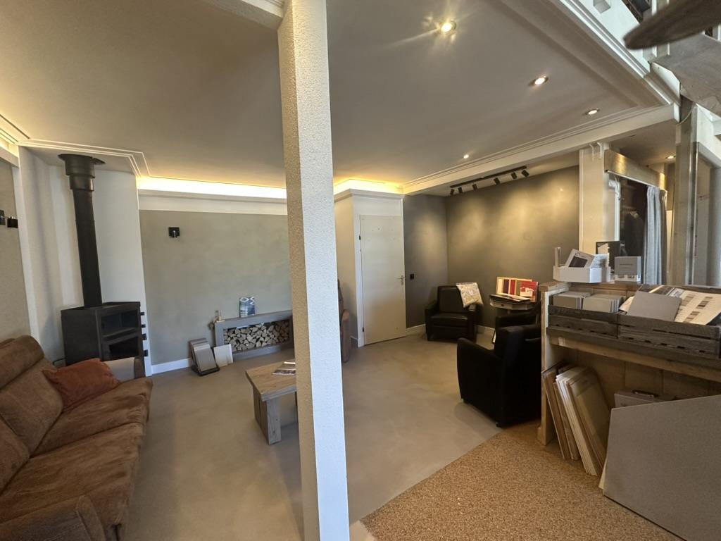 Showroom InterPleister Almere met stalen en gietvloer