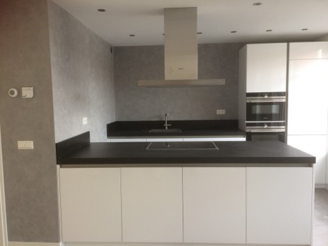 Betonlook wand in de keuken